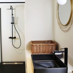 Configurez votre salle de bain en couleur noire
