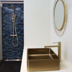 Configurez votre salle de bain en couleur or