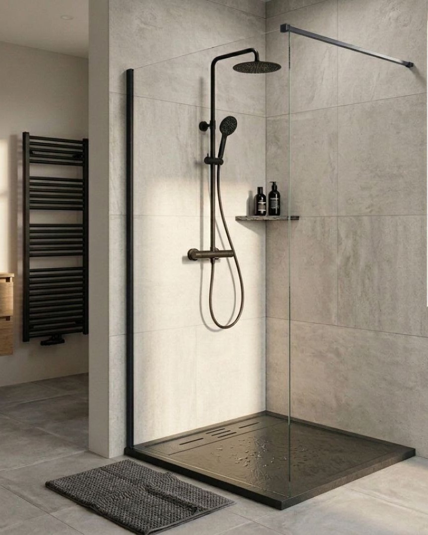 16 Nouveaux Receveurs de douche viennent compléter notre collection ! 🆕  Notre catégorie comprend désormais une gamme complète de produits haut de gamme, disponibles en 4 couleurs : le blanc, le noir, le marbre blanc et le marbre noir 🖤🤍  Chaque couleur se décline en plusieurs dimensions, à la fois rectangulaires et carrées pour un total de 6 nouvelles tailles ↕️  En bonus, ils sont capables de supporter jusqu'à 800 kilogrammes, et offrent une sécurité et une stabilité sans compromis !   Retrouvez les directement sur notre site web 💻  #democratikdesign #essebagno #shower #receveurdedouche #douche #salledebain #bathroomrenovation #bathroomdecor #homedeco #newproduct